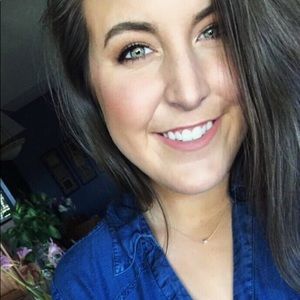 Meet your Posher, Cara